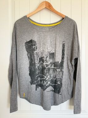 Lole Grey Long Sleeve Skyline Graphic Tee Soft Jersey Crewneck Top Large